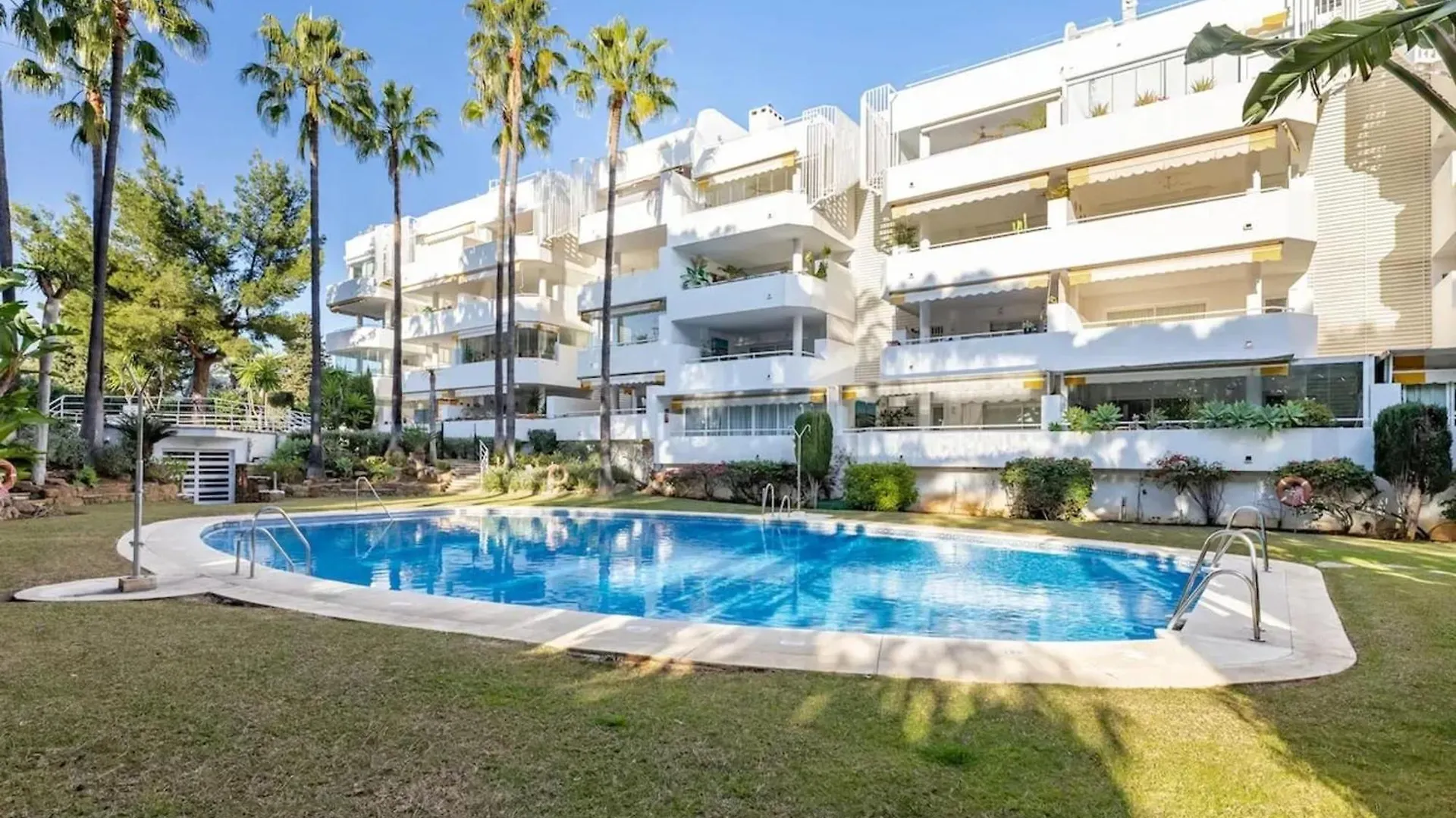 Modern Apartment In Marbella With Shared Pool