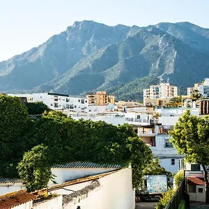 Escuela Village Marbella